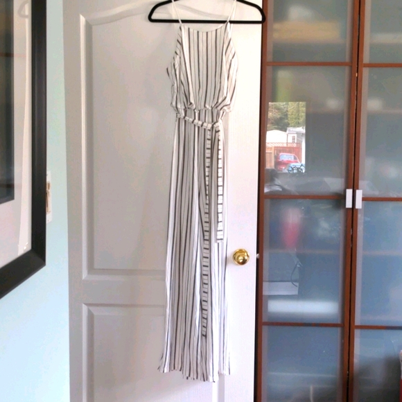 BNWT sz small jumpsuit - Picture 1 of 4